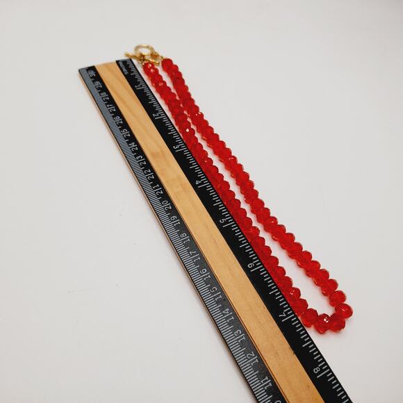 Artisan Red Crystal Necklace 16 Inch Gold Tone Toggle Clasp Statement - Picture 8 of 8